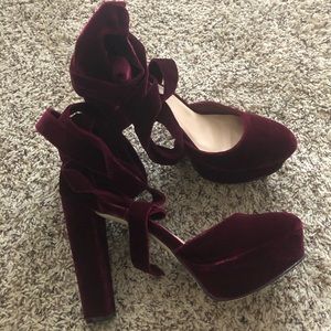 Lace up burgundy pumps - SIZE 12